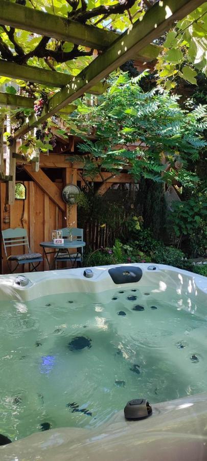La Cabane Du Bon Chemin ,Spa Laval  Ngoại thất bức ảnh